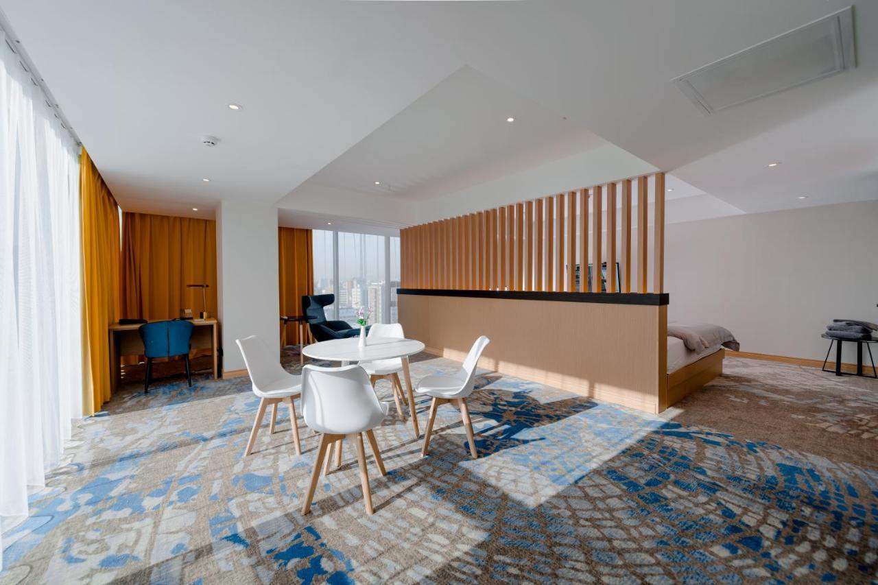 Millennium Plaza Hotel & Mall อูลานบาตอร์ ภายนอก รูปภาพ
