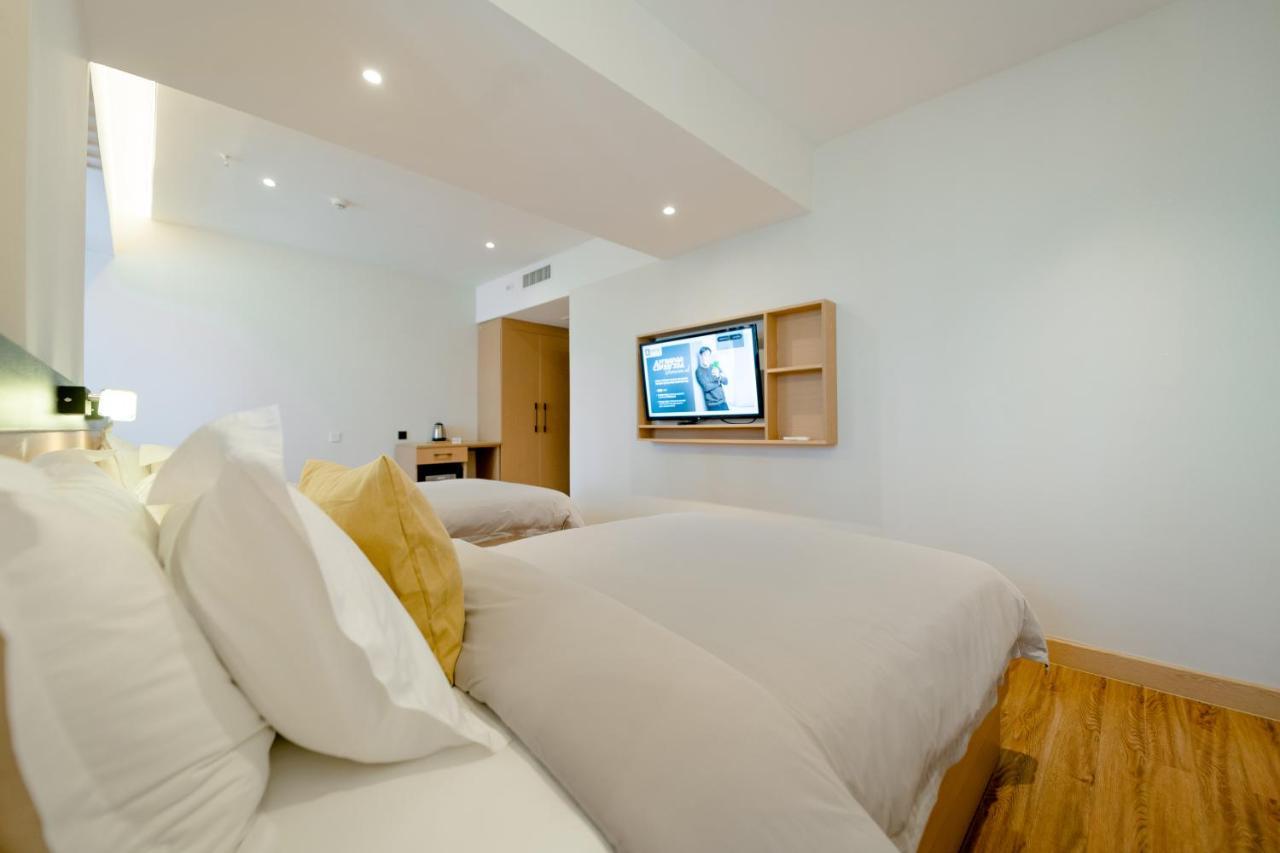 Millennium Plaza Hotel & Mall อูลานบาตอร์ ภายนอก รูปภาพ